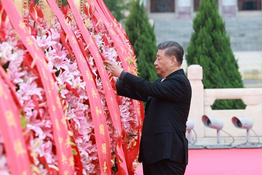 特稿｜习近平: 世界和平与发展的坚定支持者、维护者、推动者