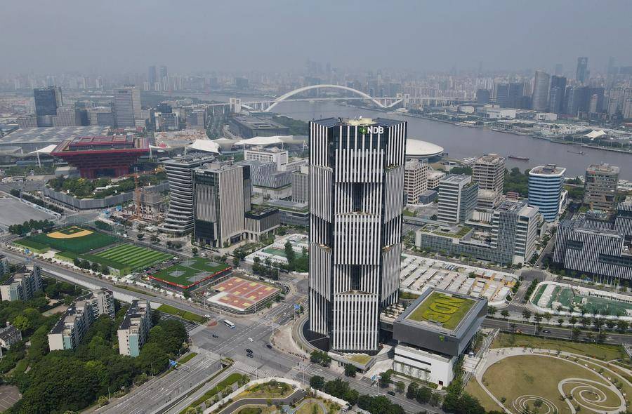 特稿｜习近平: 世界和平与发展的坚定支持者、维护者、推动者